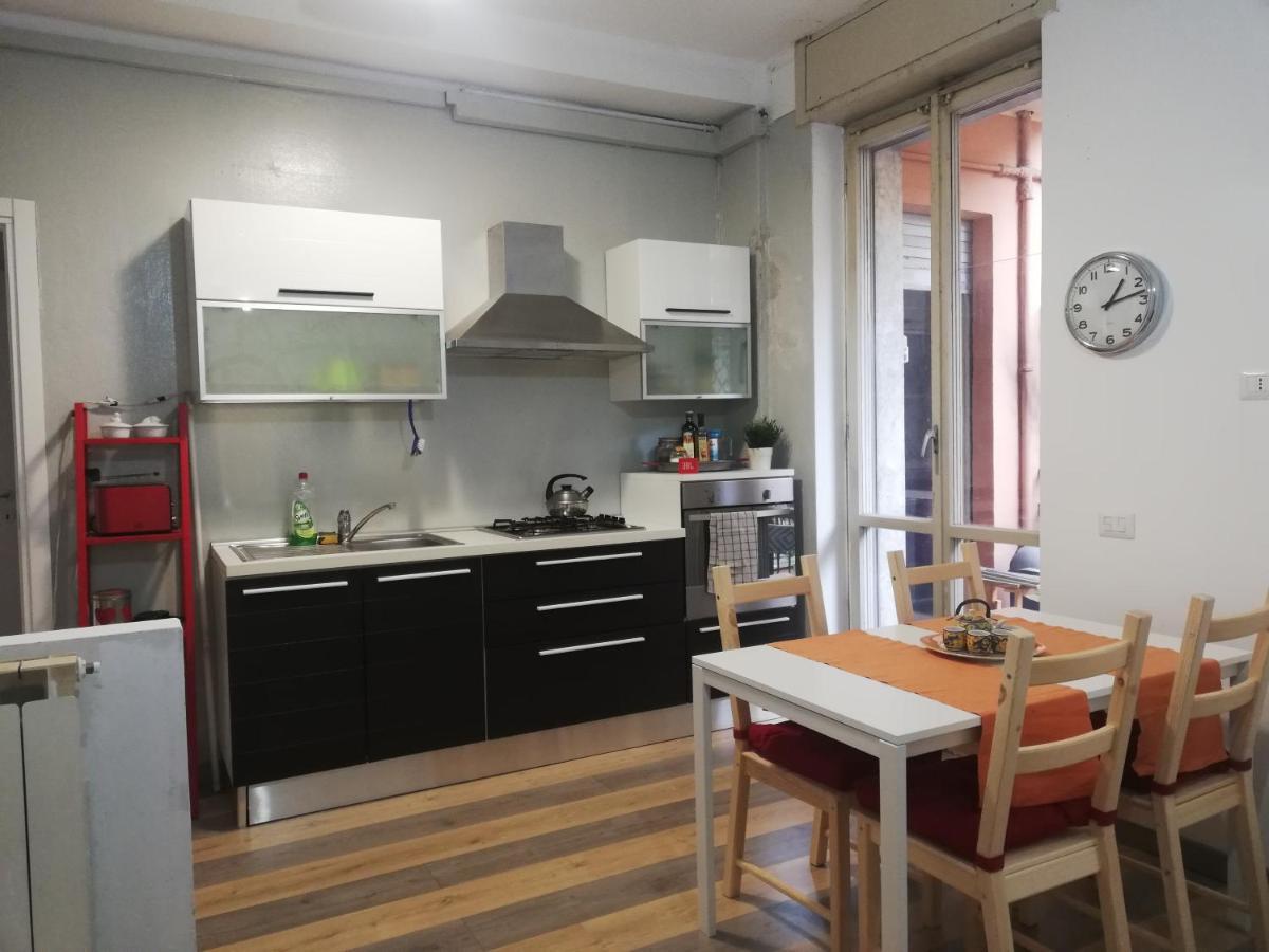 Giusti Flat - Next To Cimitero Monumentale Castello Sforzesco Apartment Milan Room photo